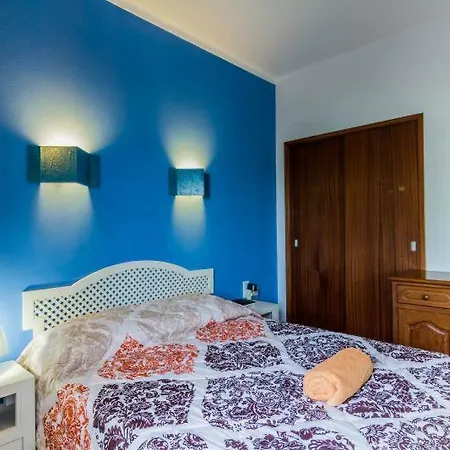 Apartment - Sunny & Cozy - 5min To Beach - Perfect For Couples!